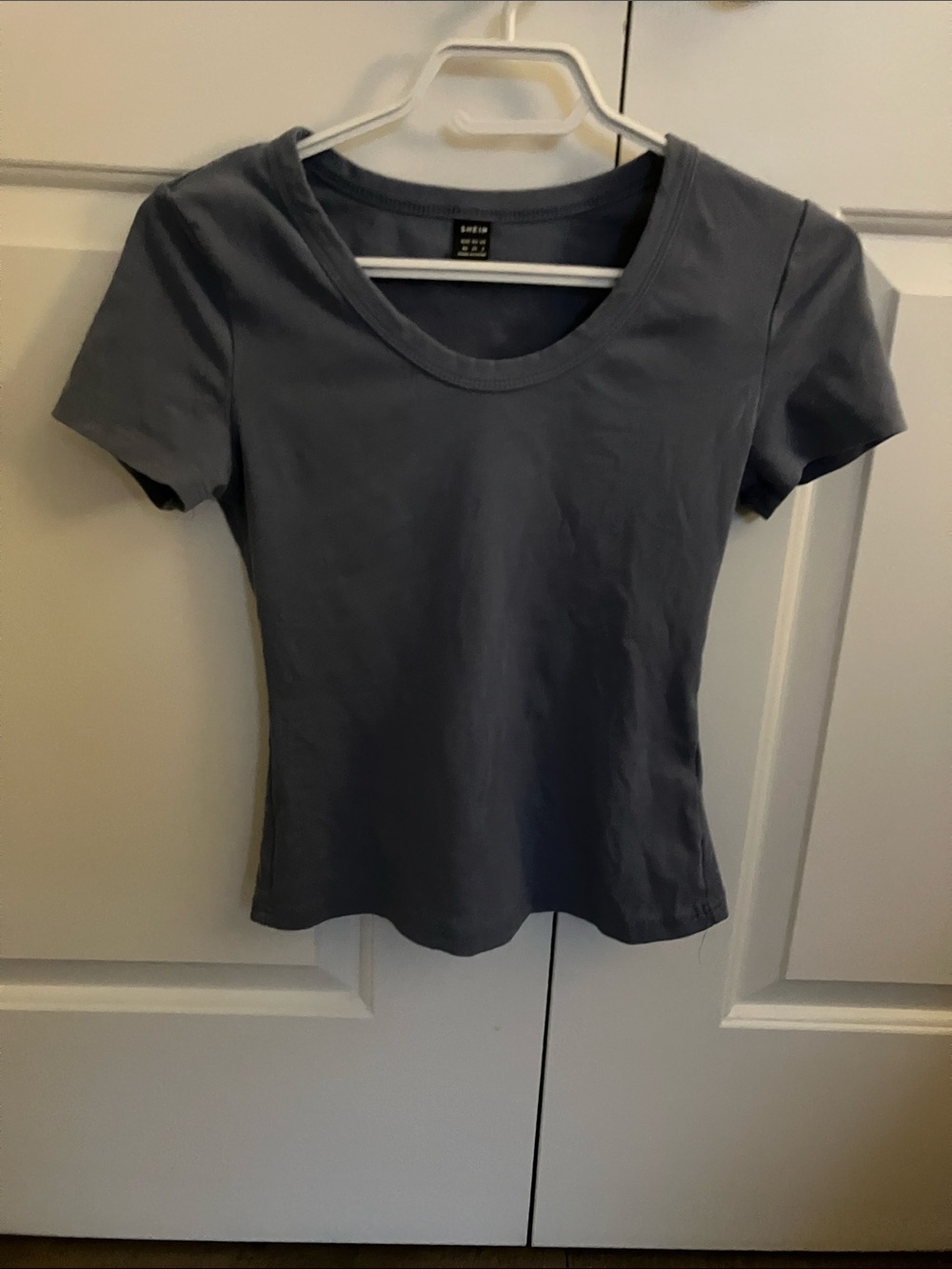 SHEIN Slate Blue Scoop Neck Crop Tee
